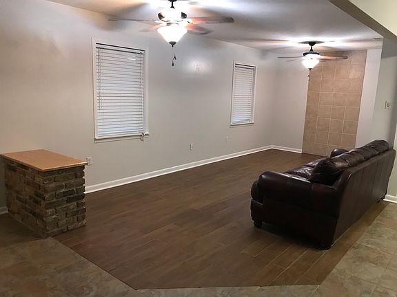 5th image of 114 Joginell Cir N