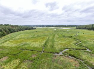 1 Cedarwood Rd, Gloucester, MA 01930