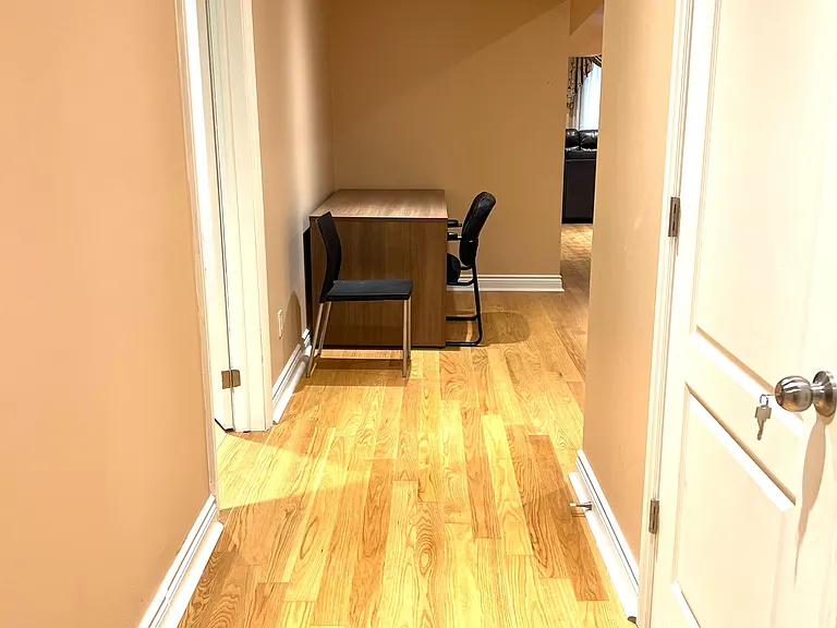 44 Ann Louise Cres #BASEMENT — Photo 5