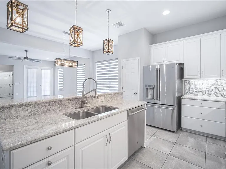 6523 Watson Rd — Photo 8