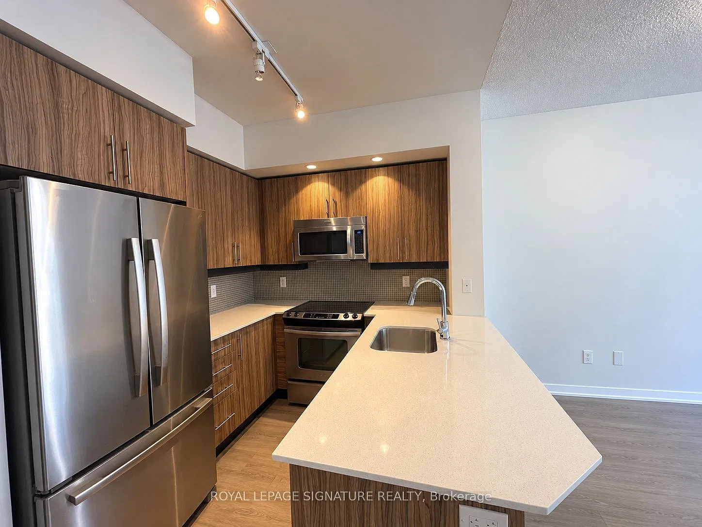 Liberty Lakeview Towers — Photo 4