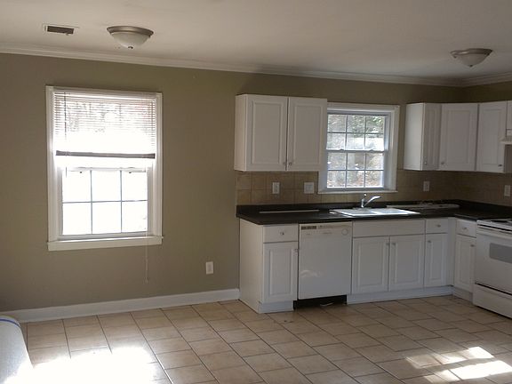 2nd image of 2516 Elkwood Cres