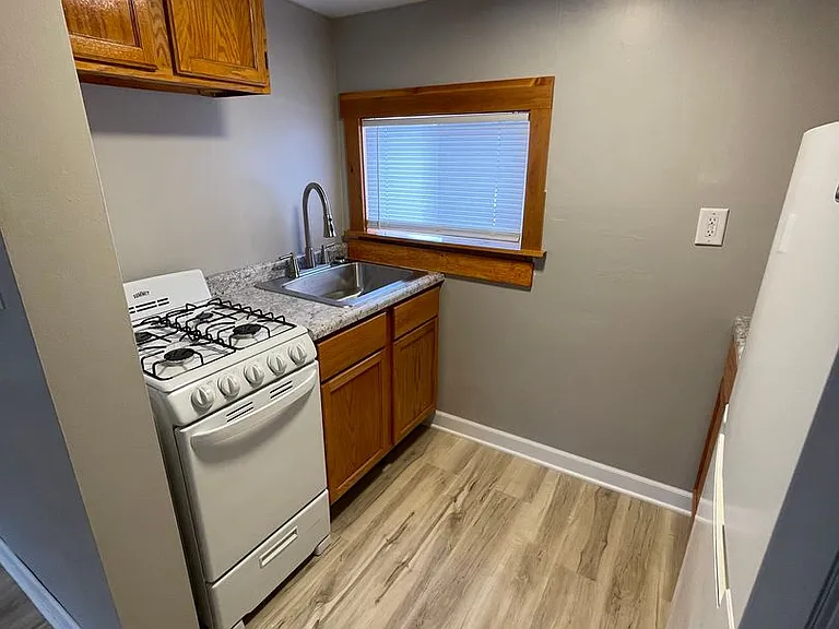 610 Commonwealth Ave — Photo 5