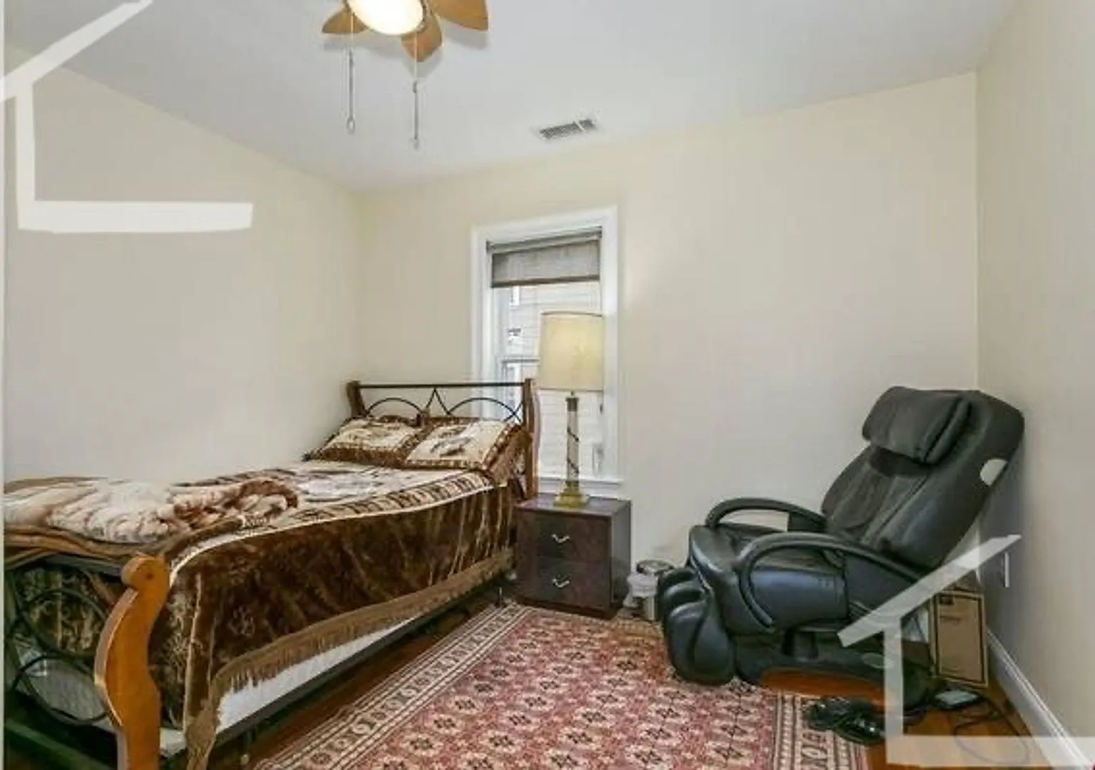 Desirable Unit in Brookline — Photo 4