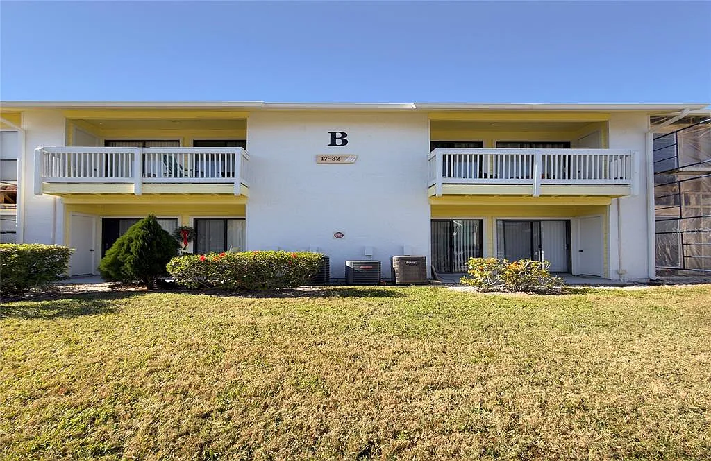 2 bed, 2.0 bath, 898 sqft, $1,750 — Photo 1
