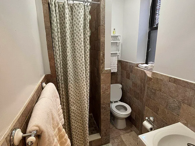 405 E 90th St #5R — Photo 6
