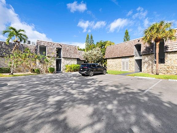 2nd image of 3101 Oakland Shores Drive #H108