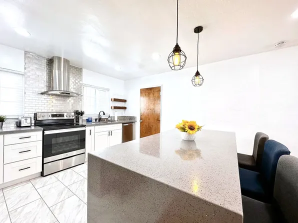 2125 Santa Clara Ave, Alameda, CA 94501