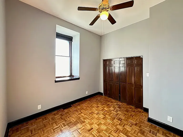 238 S Ashland Ave — Photo 15