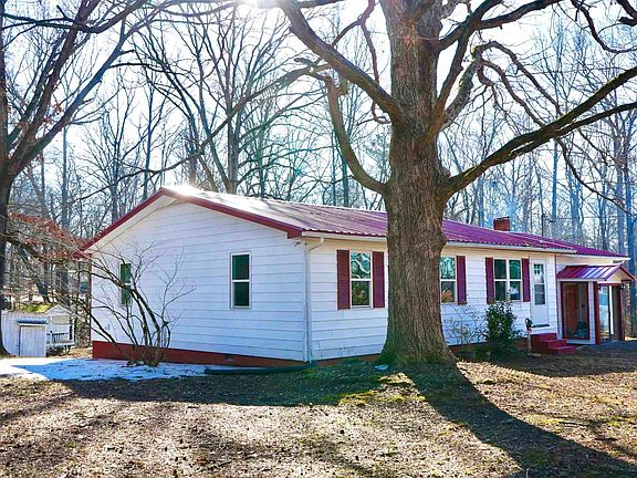 2nd image of 120 Rhodes Ln