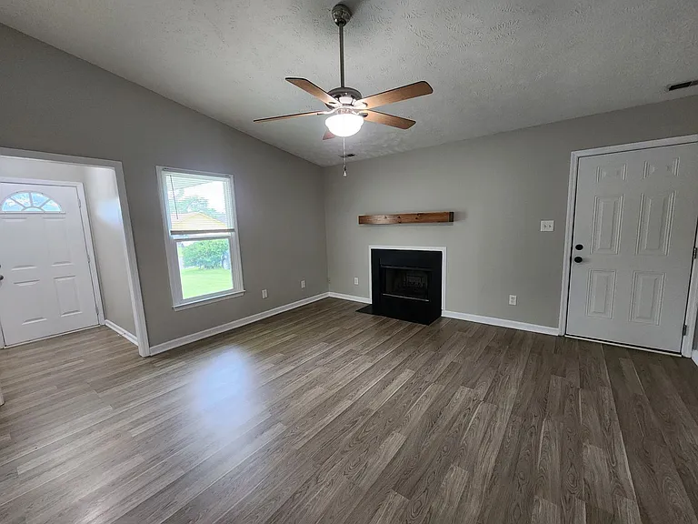 2212 Mossycup Ln — Photo 5