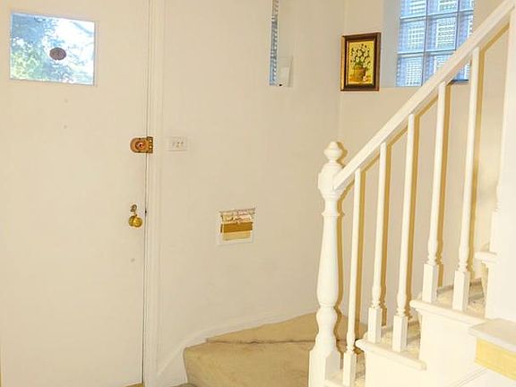 3rd image of 2659 W Catalpa Ave