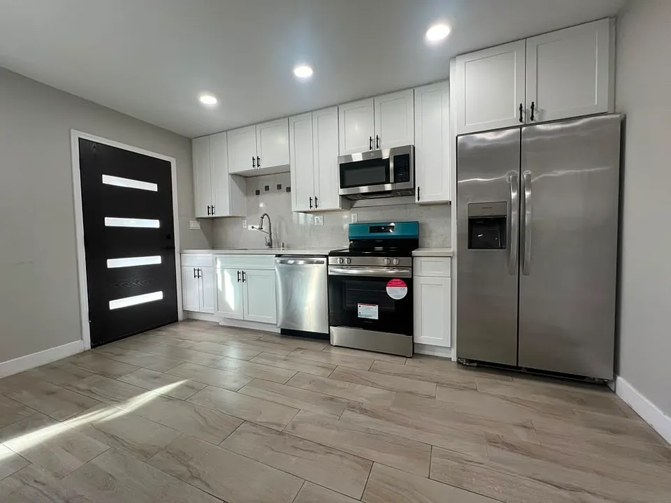 3322 Altadena Ave