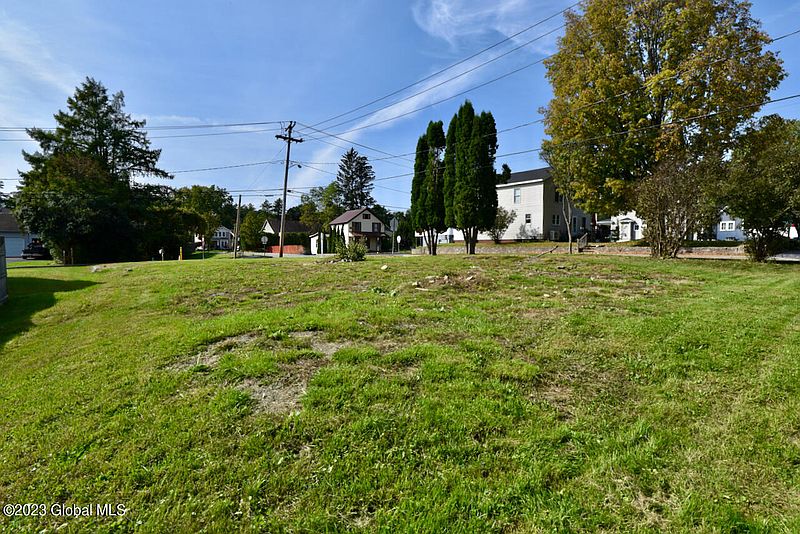 2nd image of 26 Newton Avenue