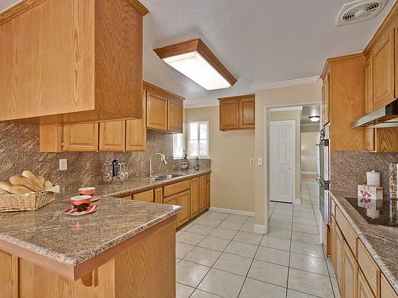 3rd image of 3424 Buckner Dr