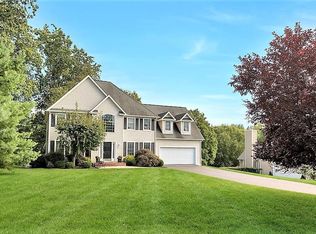 2 Applegate Way, Ossining, NY 10562