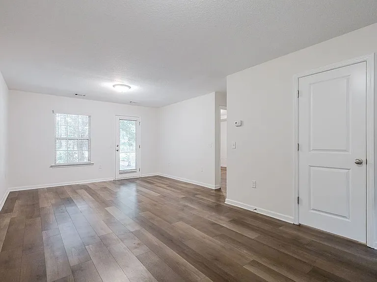 162 Barfield Way — Photo 8