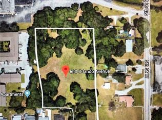 600 Orlando Ave #10, Bradenton, FL 34207