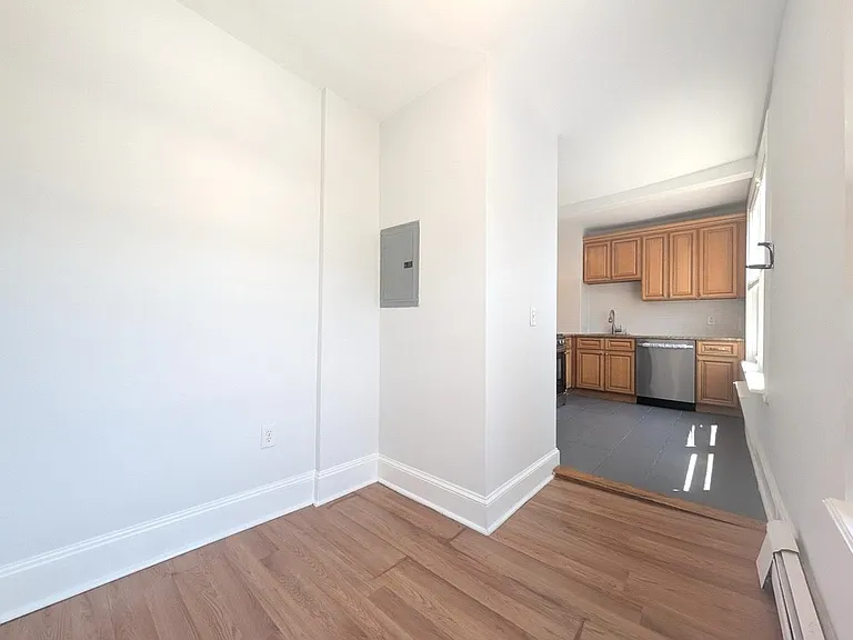 69 Beacon Ave #3 — Photo 4