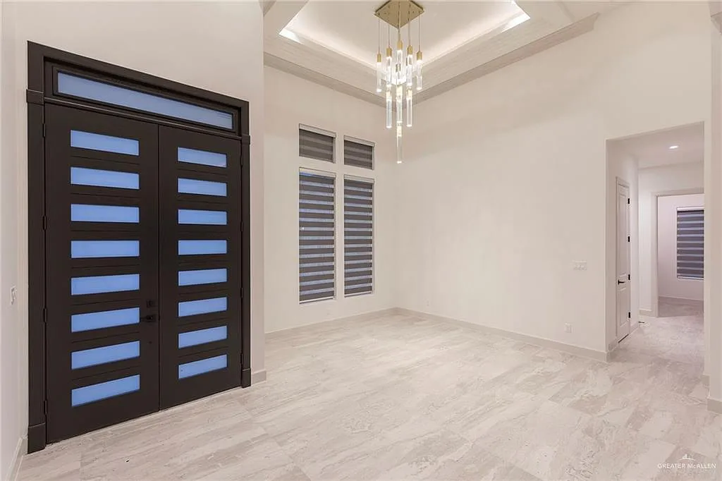 4 bed, 3.5 bath, 2300 sqft, $3,700 — Photo 3