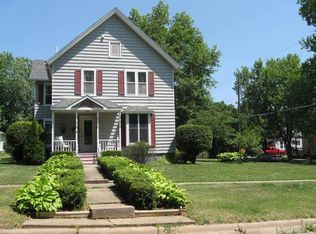 926 E 1st Ave, Monmouth, IL 61462