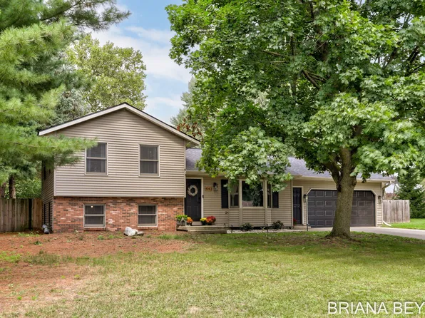 4143 Dennis Ct, Hudsonville, MI 49426