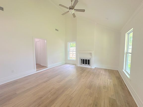 4th image of 17235 Terrance Ave
