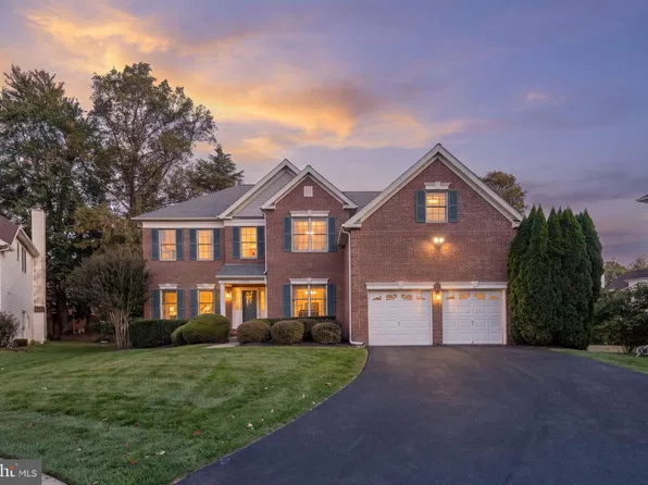 12350 Firestone Ct, Fairfax, VA 22033