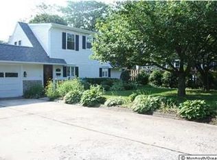 325 East Rd, Belford, NJ 07718