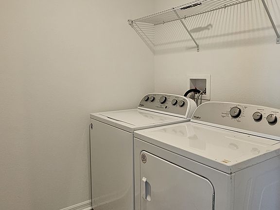 4th image of 2905 Voyager Ave
