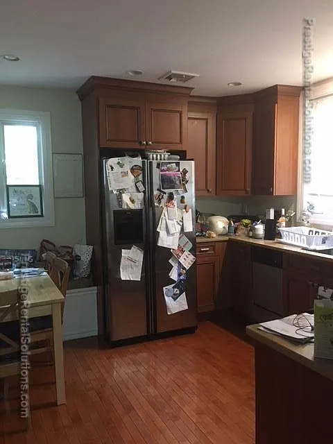 2 bed, 1.0 bath, 1050 sqft, $2,475 — Photo 2