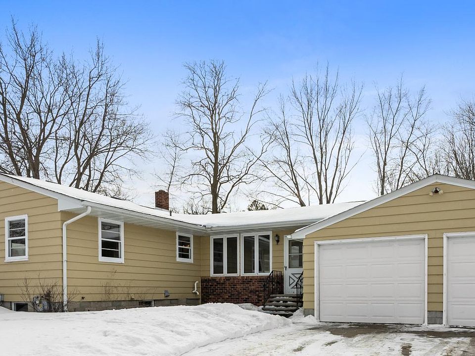 1st image of 302 Fingal Dr