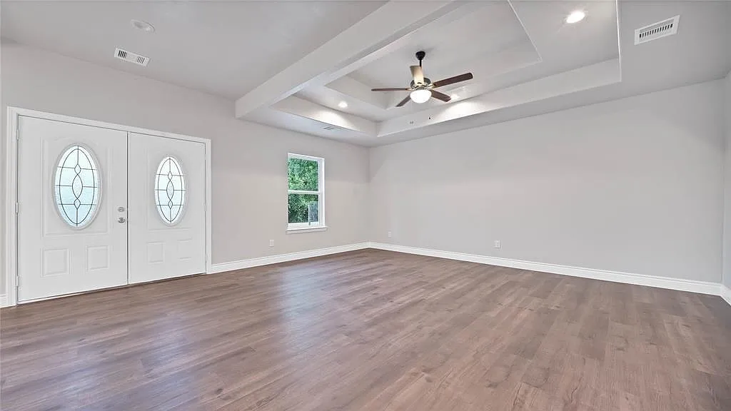 4 bed, 2.5 bath, 1920 sqft, $1,975 — Photo 4