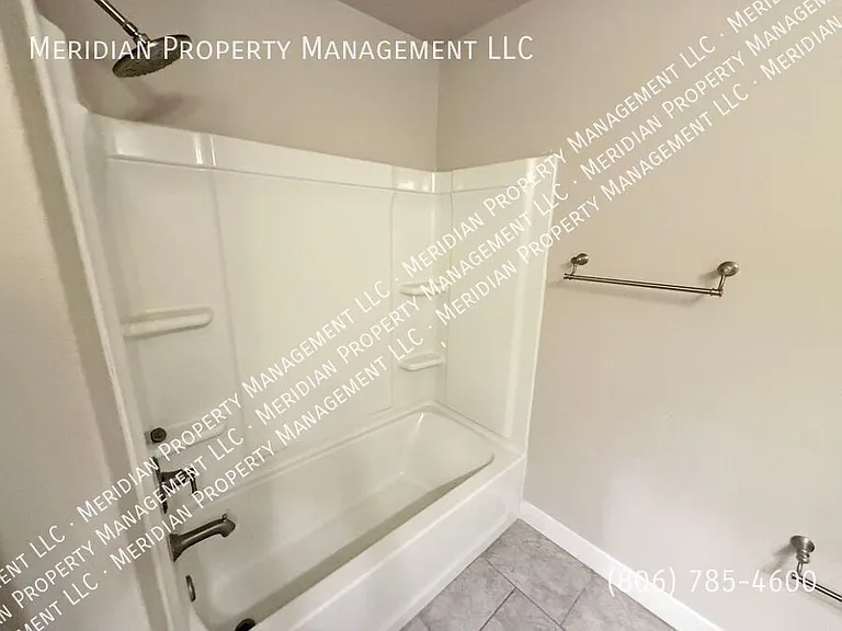 10421 Winfield Ave — Photo 11