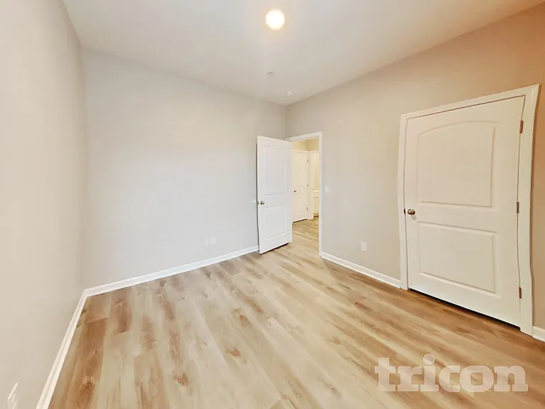 338 Victory Cir — Photo 11
