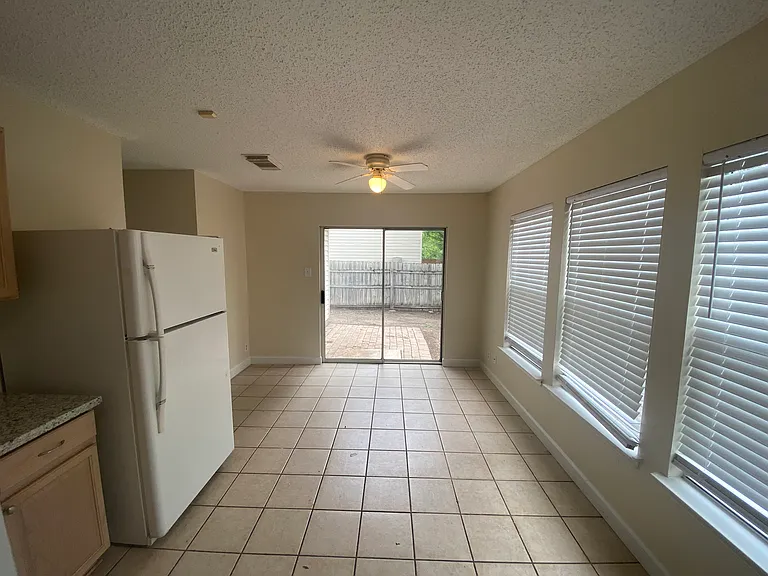 8802 Bridgefield — Photo 14