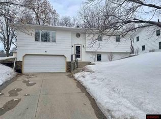 840 N 9th St, Saint Peter, MN 56082