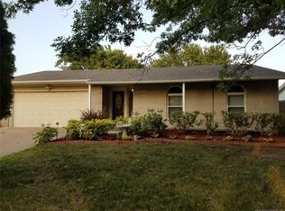 1733 S Pine Pl W, Broken Arrow, OK 74012