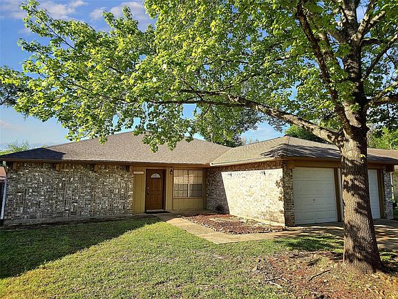 2nd image of 13511 Piney Oaks Drive