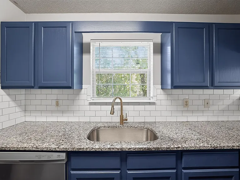 4246 Villas Dr #704 — Photo 8