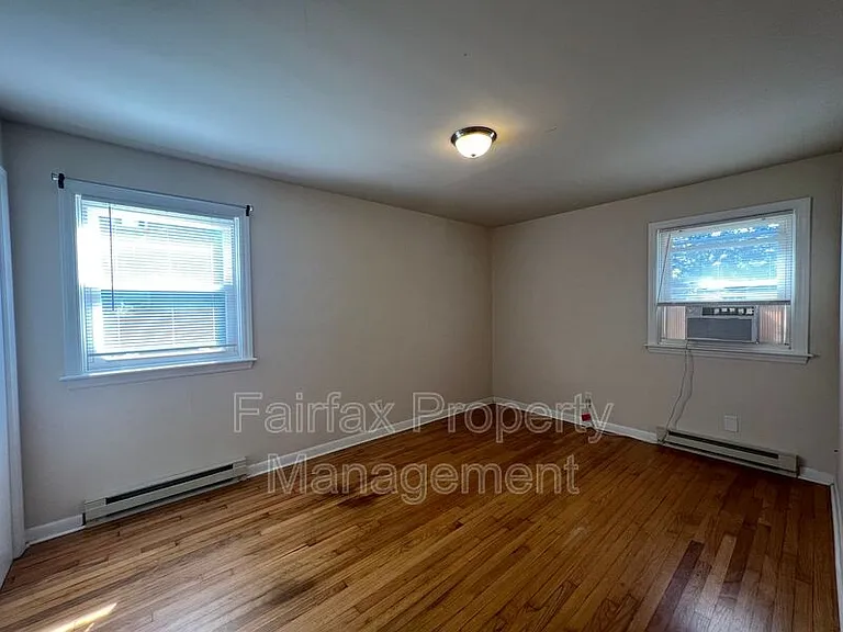 1935 Morehead Ave — Photo 20