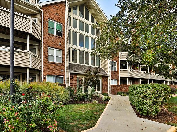 3rd image of 1010 Thoreau Ct APT 303