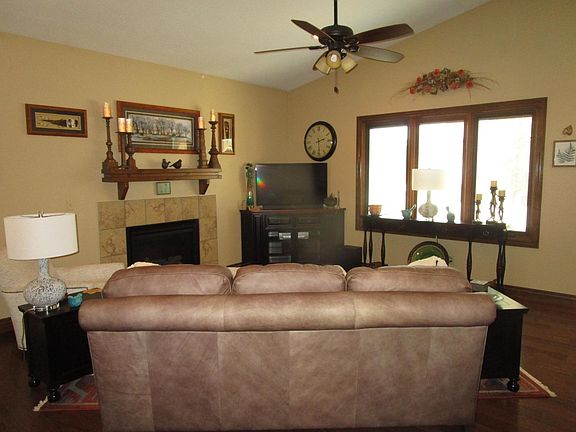 3rd image of 3312 Eagle Dr