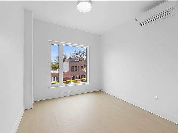 2nd image of 835 Maple St #4BB
