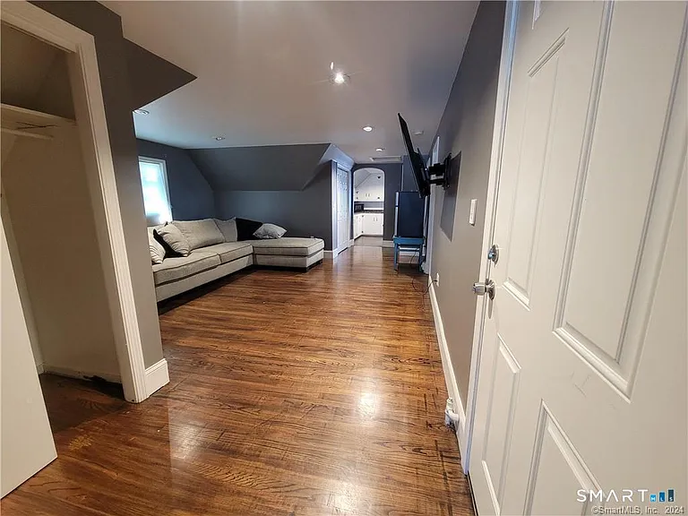 261 Willow St #2 — Photo 10