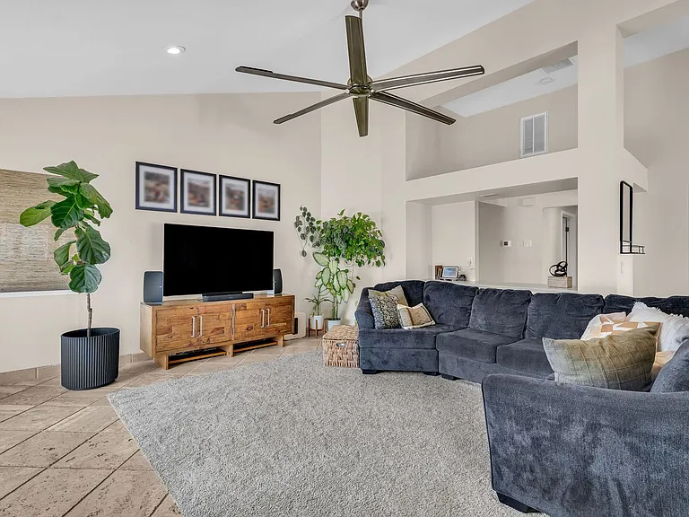 5331 Emerald Ct — Photo 9