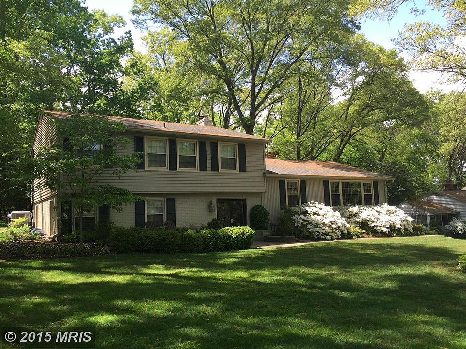1st image of 310 Saint Ives Dr