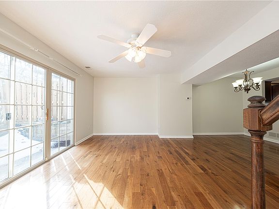 3rd image of 305 Berrington Ct