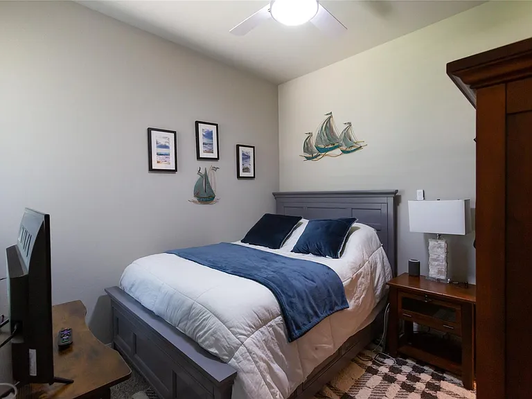 7058 Silverleaf Oak St — Photo 10