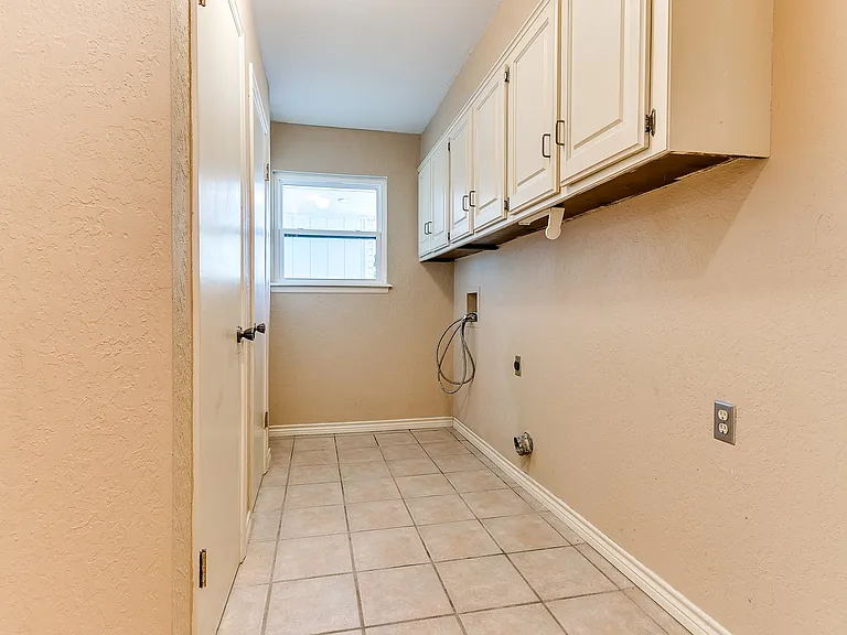 6313 Avalon Ln — Photo 17